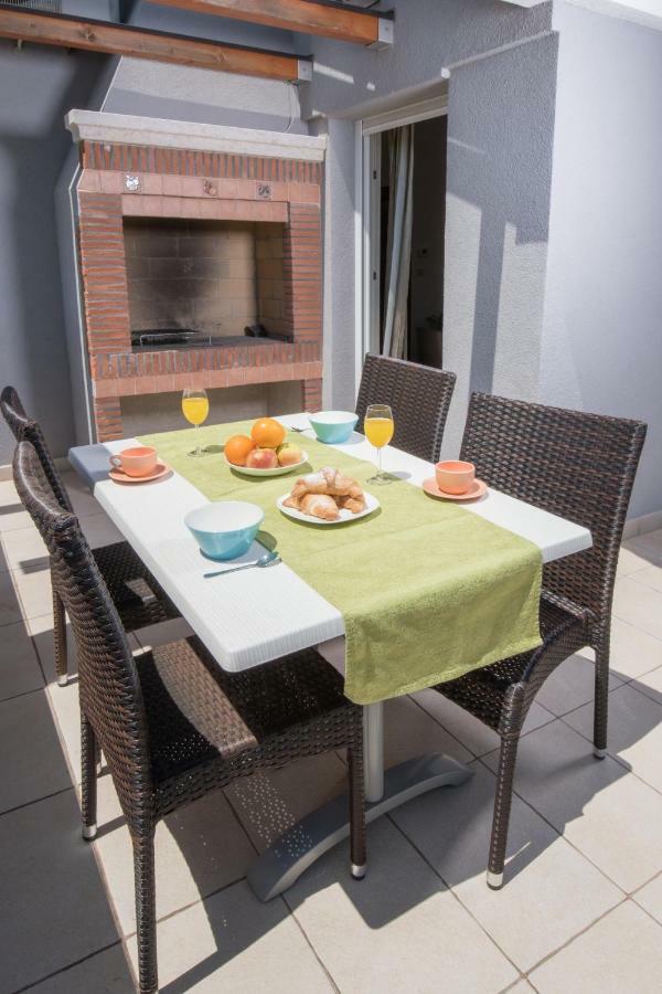 Villa Lumare - 100M From The Sea Πούλα Εξωτερικό φωτογραφία